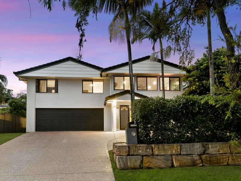 QUALITY FAMILY HIGHSET IN AN ELEVATED POSITION!