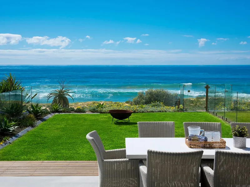 Luxury Beach Front House - Short term