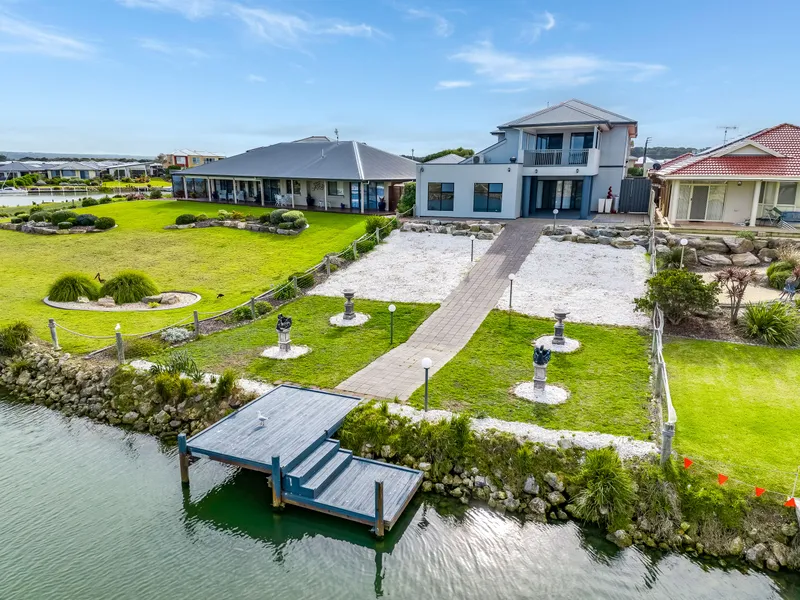 Island Waterfront Oasis!