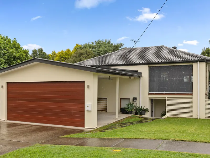 Modern Dual Living - Self Contained Granny Flat, 3 bedrooms plus two multi purpose rooms!