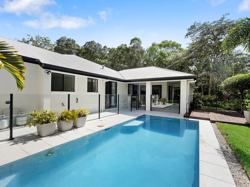 Alfresco Living & Entertaining With Gardens & Pool!