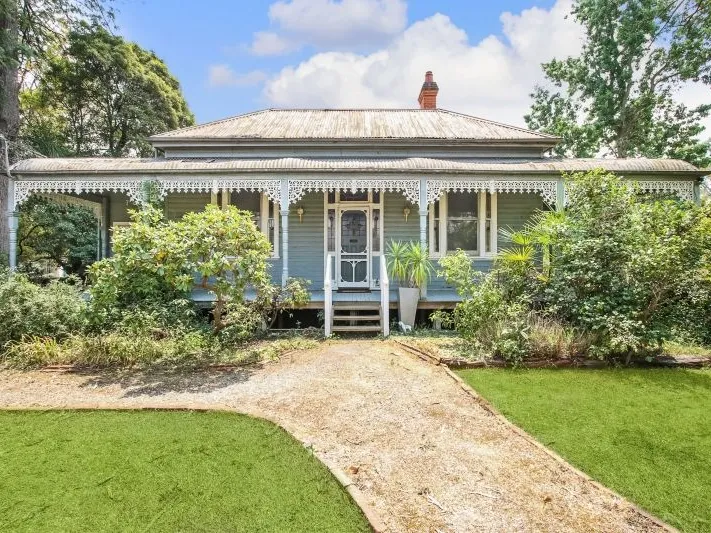 VICTORIAN STUNNER