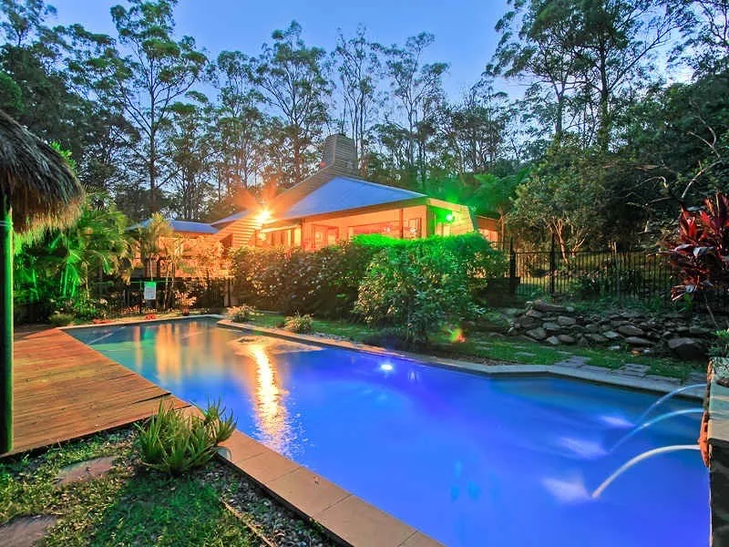 Mini Retreat Sitting on Leafy Acreage Block and Expansive Living Spaces