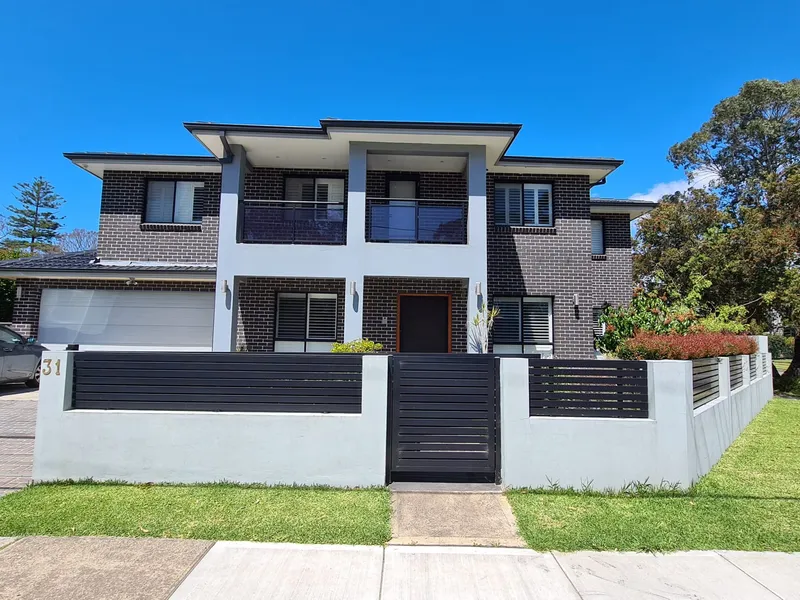 GRAND RESORT-STYLE FAMILY HOME