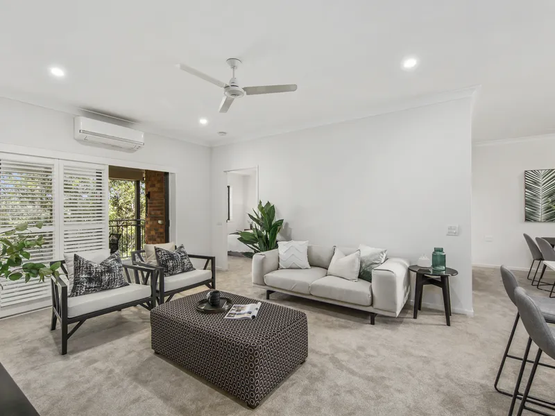 Enjoy retirement living in this luxuious unit