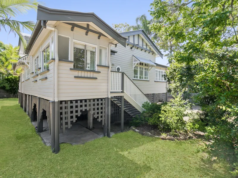 BEAUTIFUL QUEENSLANDER - FAMILY HOME