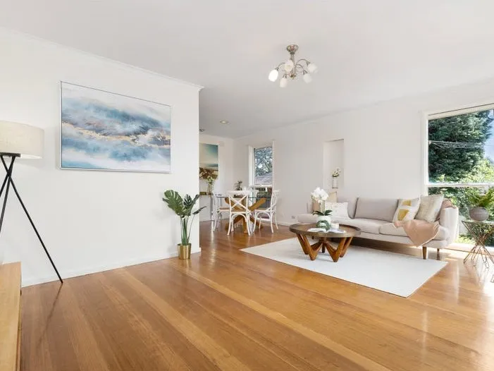 SPACIOUS FAMILY HOME - 6 or 9 Month Lease Only!