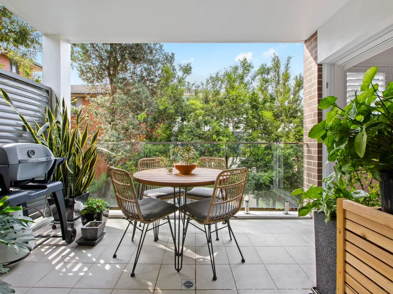 Private and peaceful contemporary apartment