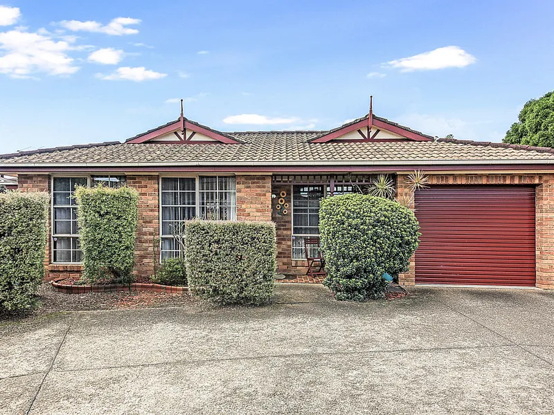 Freestanding Villa on exclusive cul-de-sac