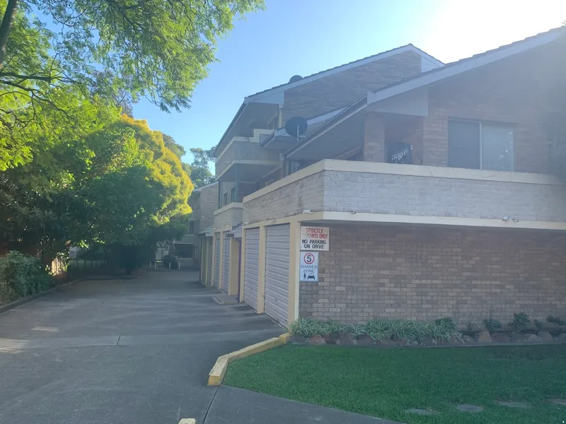 2 Bedroom unit,  located in the heart of Penrith CBD