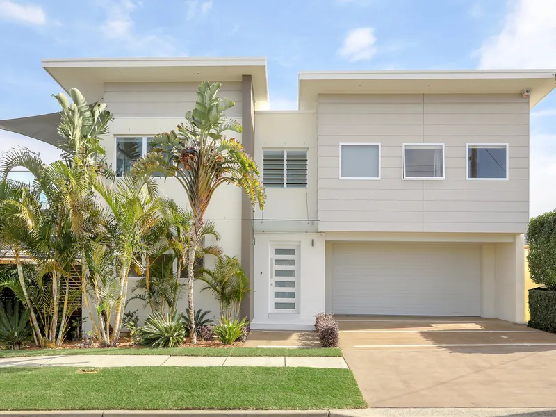 Bespoke home, beachside lifestyle, Blue Bay with Ocean Views