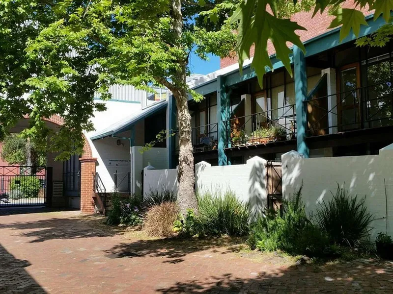 UNFURNISHED TOWNHOUSE, IN THE HEART OF FREMANTLE