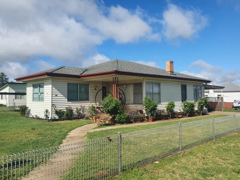 COMFORTABLE FAMILY HOME - PRICE REDUCED