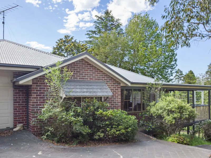 Private Villa with north facing views - Upcoming Auction 2024