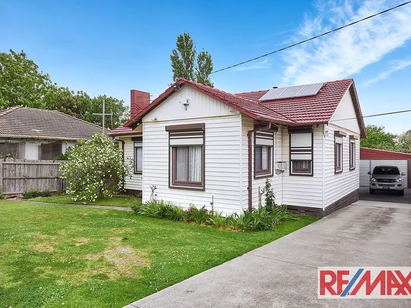 Buses, Shops and Everything you Need at your Door Step