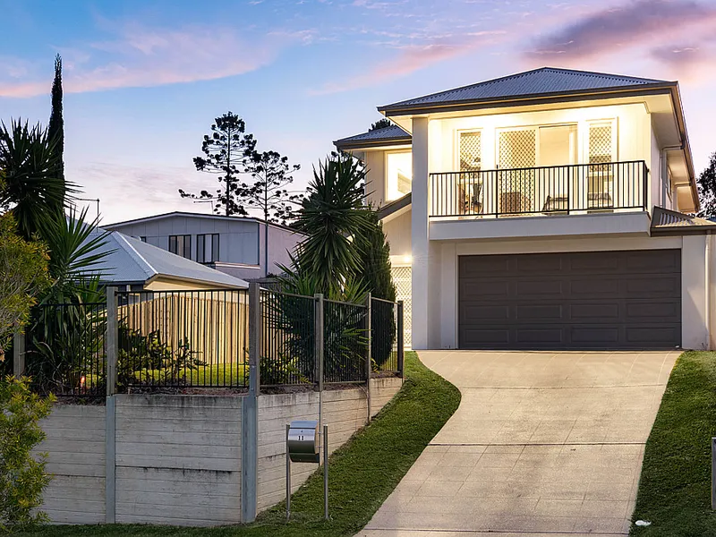 MODERN RETREAT WITH SUBLIME OUTLOOK