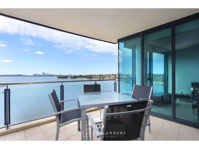 LUXURY APARTMENT WITH CITY AND RIVER VIEWS