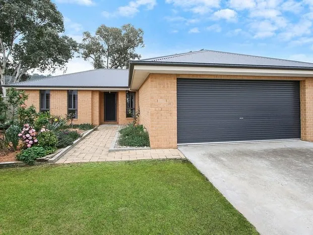 Quiet Court Location!!