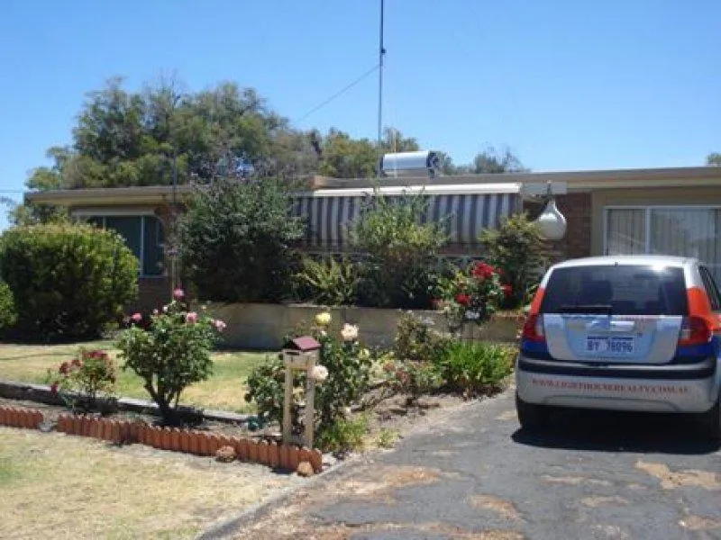 SPACIOUS 2 BED HOME IN AUSTRALIND
