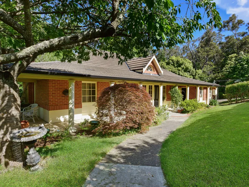 Spacious Family Home in Beautiful South Leura Location!