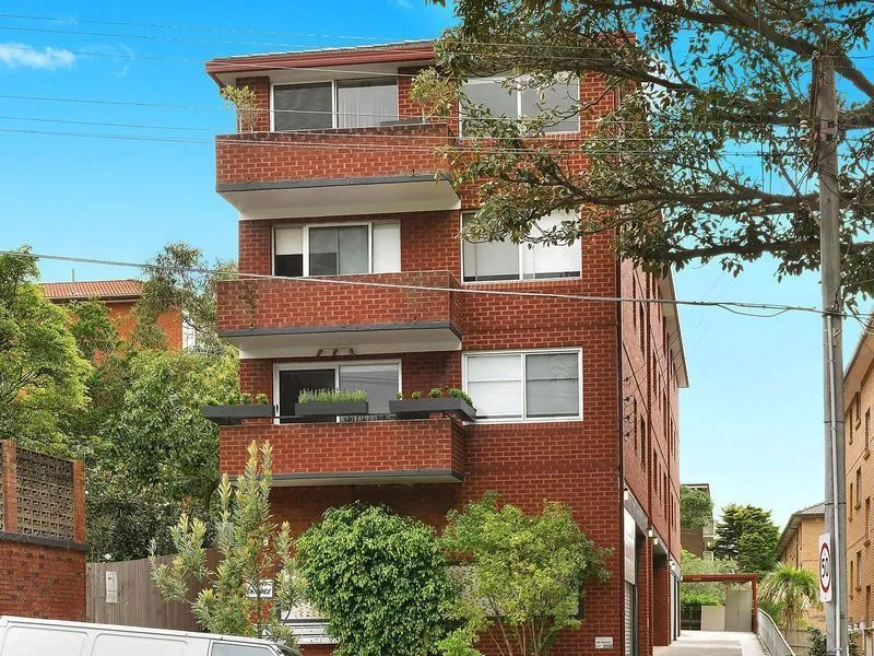 Charming 2-Bedroom Apartment in the Heart of Coogee