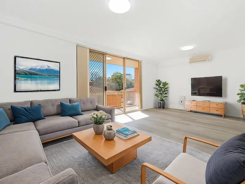 Recently Renovated 2 Bedroom Unit in Great Location!!