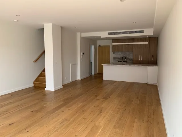 Conspicuously new and unused Townhouse