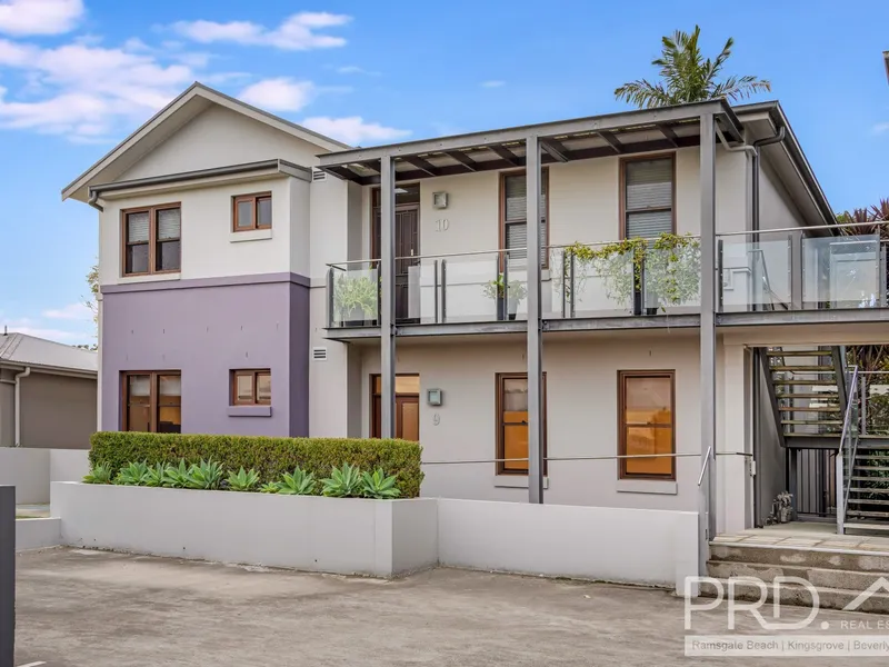 SPACIOUS VILLA-STYLE APARTMENT IN EXCLUSIVE OVER-55's 