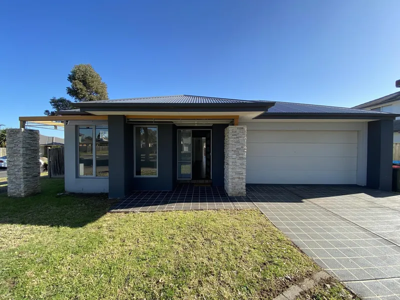 Three Bedroom Home + STUDY