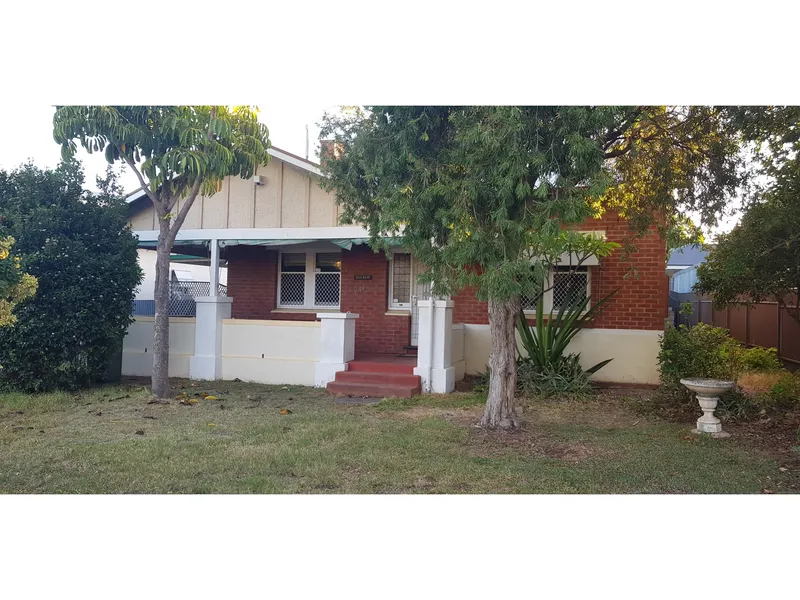 Spacious family home – 4 bedrooms and office/family room for immediate rental $480pw (including lawn mowing)