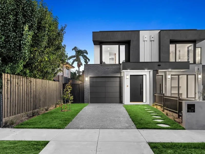 BRAND NEW STUNNING LUXURY TOWNHOUSE