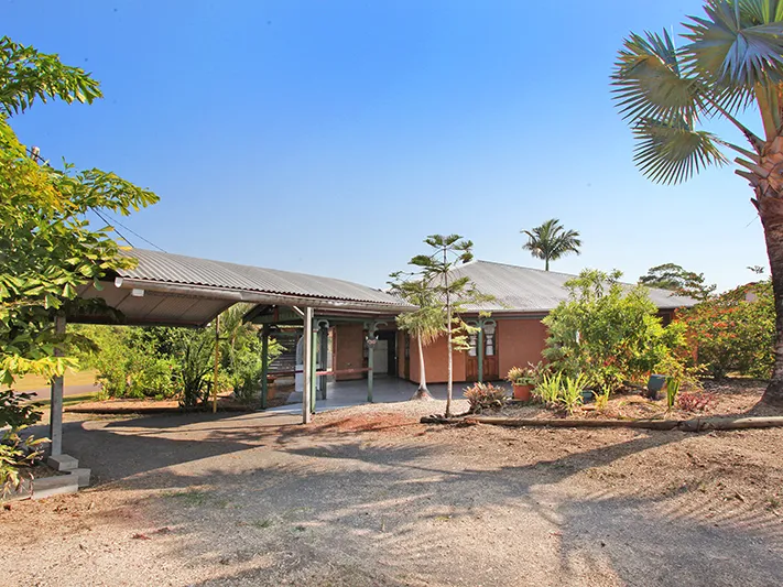 Charming Yandina Cottage