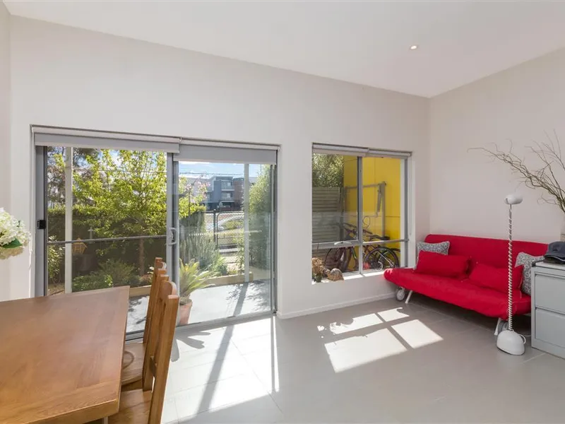Your own garage with internal access to apartment plus a large 46m2 courtyard!