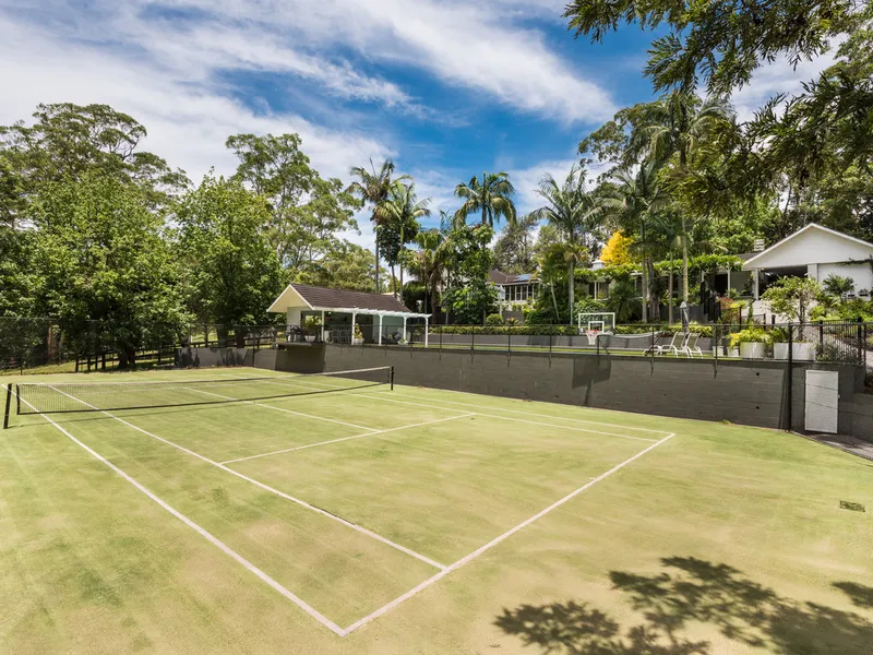 The Ultimate Acreage Retreat…