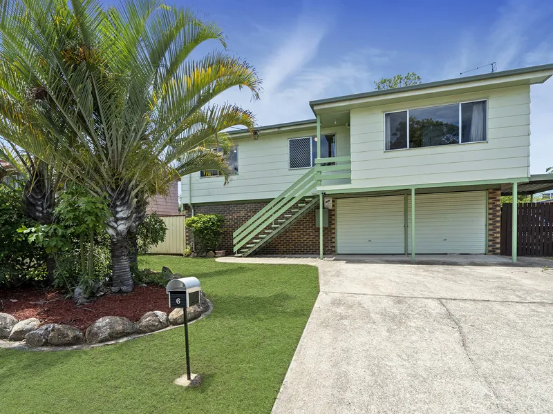 2 Kitchens, 2 Bathrooms & Side Access