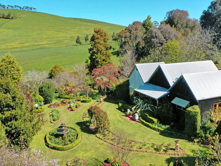 Magnificent Lifestyle Property With Incredible Views