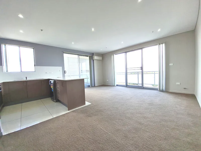 Stunning 2 Bedroom Apartment With A View!!!