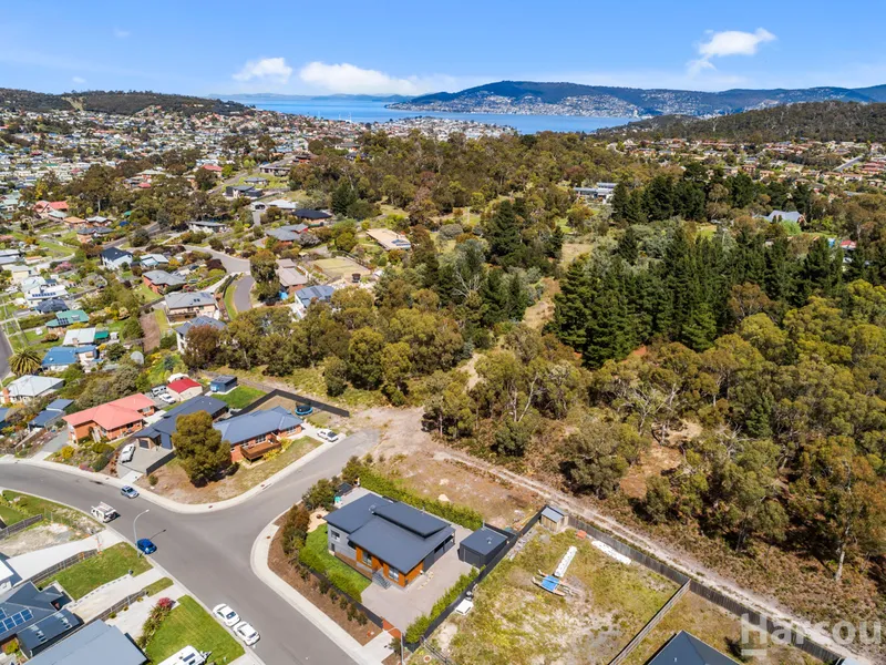 Entertainers dream home with two separate living areas