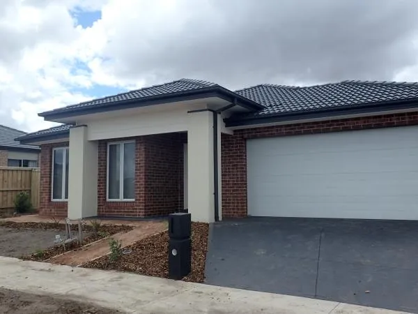 4 Bed House in Werribee!