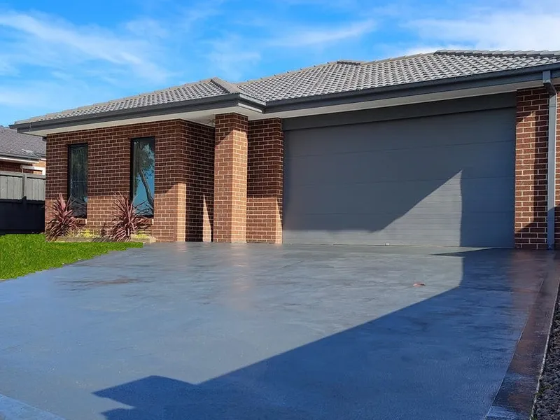 Large Family Home Located in the Waterway Estate