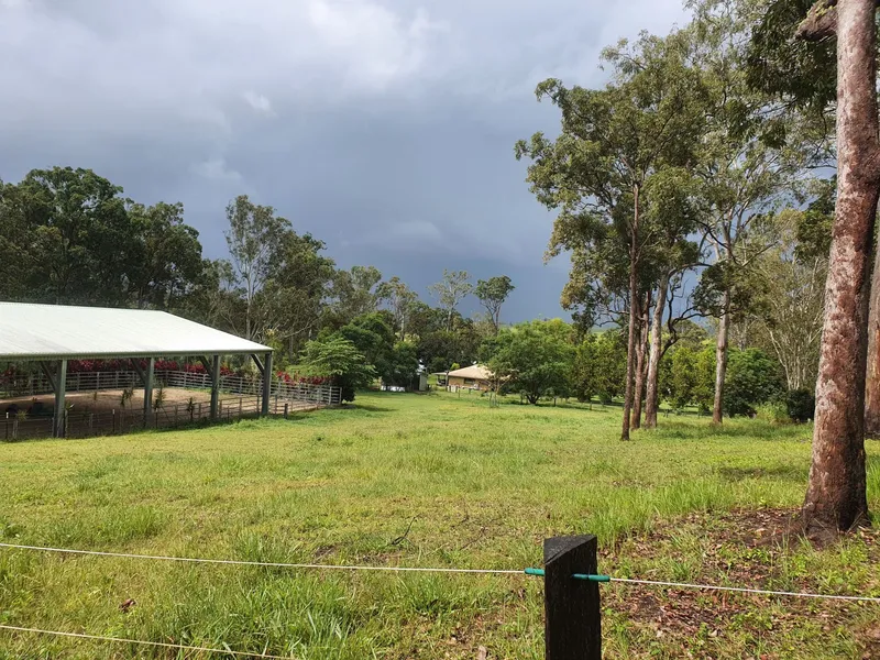HORSE HAVEN, TOWN WATER AND UNDERCOVER ARENA