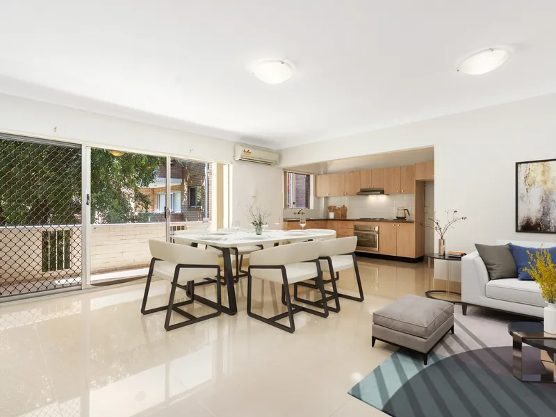 Central, Spacious & Low-Maintenance Apartment