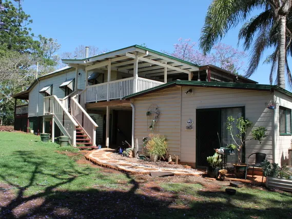 HIGHSET HOME ON 100 ACRES MINS TO MURGON