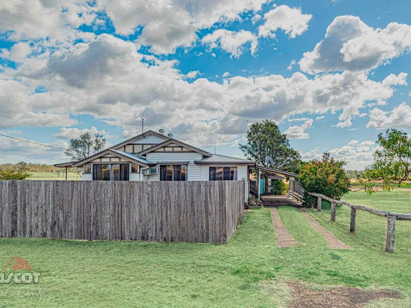 COUNTRY LIVING IN FULLY RENOVATED 4 BEDROOM QUEENSLANDER