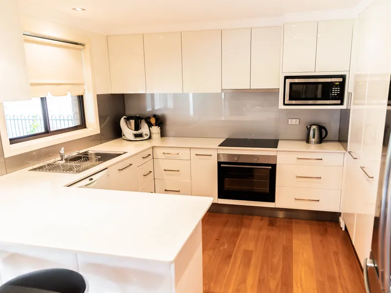 Stylish 4bed'r in Family Friendly Satur