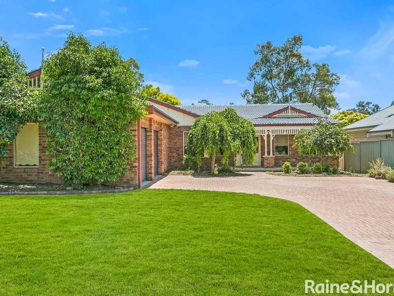 Prized northerly aspect with stunning views over the Longyard Golf Course