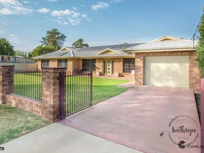 Immaculate Modern 4 Bedroom House, only 40 minutes from Dubbo, NSW