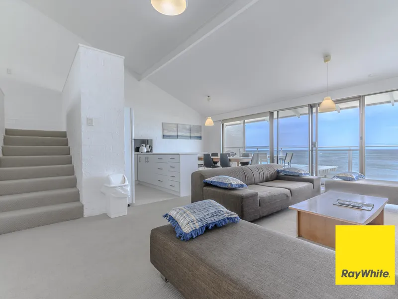 ABSOLUTE OCEAN FRONT ......SIMPLY BREATH TAKING . . . .