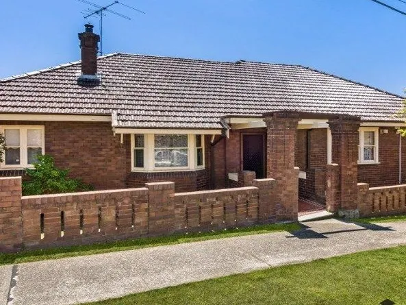 Sweet House in the heart of Rockdale for Lease