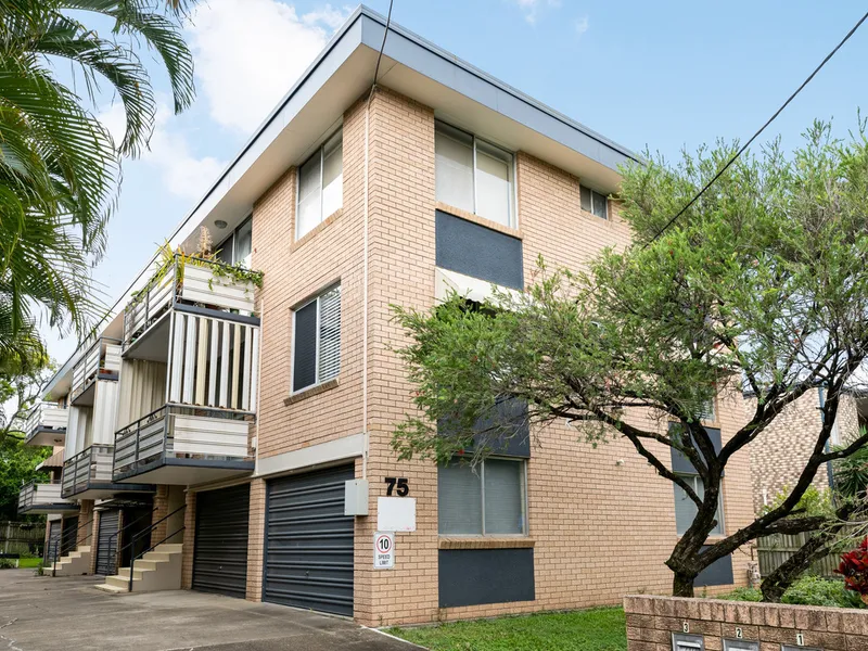 Newly Renovated 2-Bed Unit in Coorparoo with Brand New Bathroom!